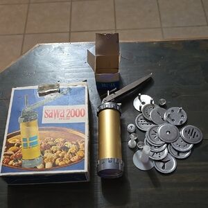 Sawa 2000 Deluxe Cookie Press Set